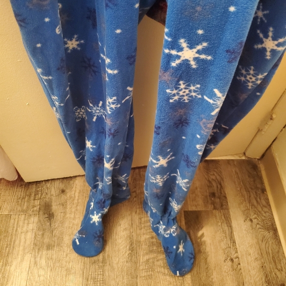 Blue Snowflake Footed Pajamas - Picture 2 of 6
